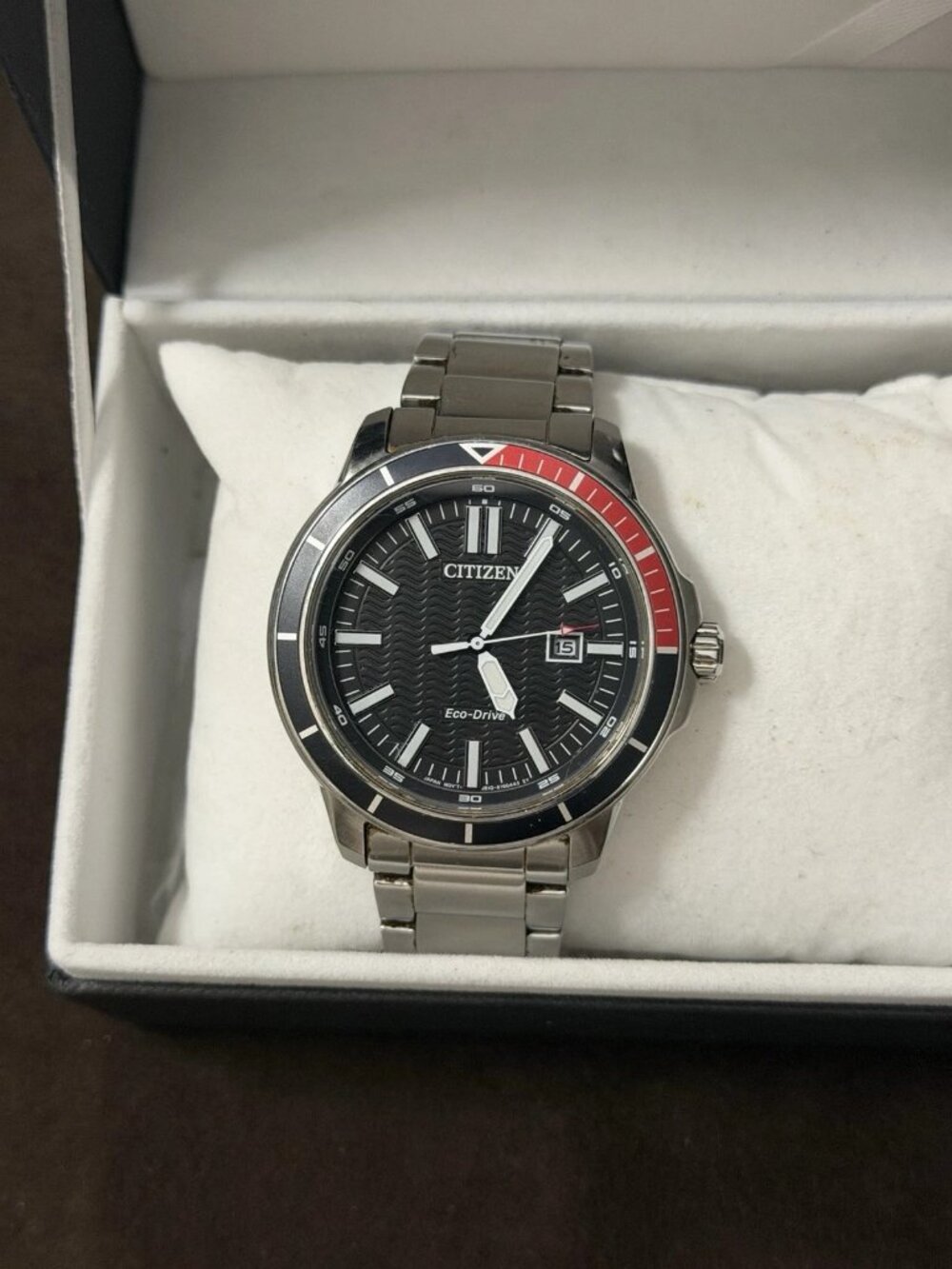Citizen Eco-Drive Quartz 42mm Black Dial Date Stainless Bracelet 100m Box
